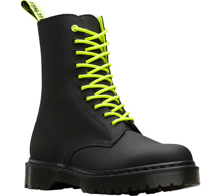 1490 10-Eyelet Boot